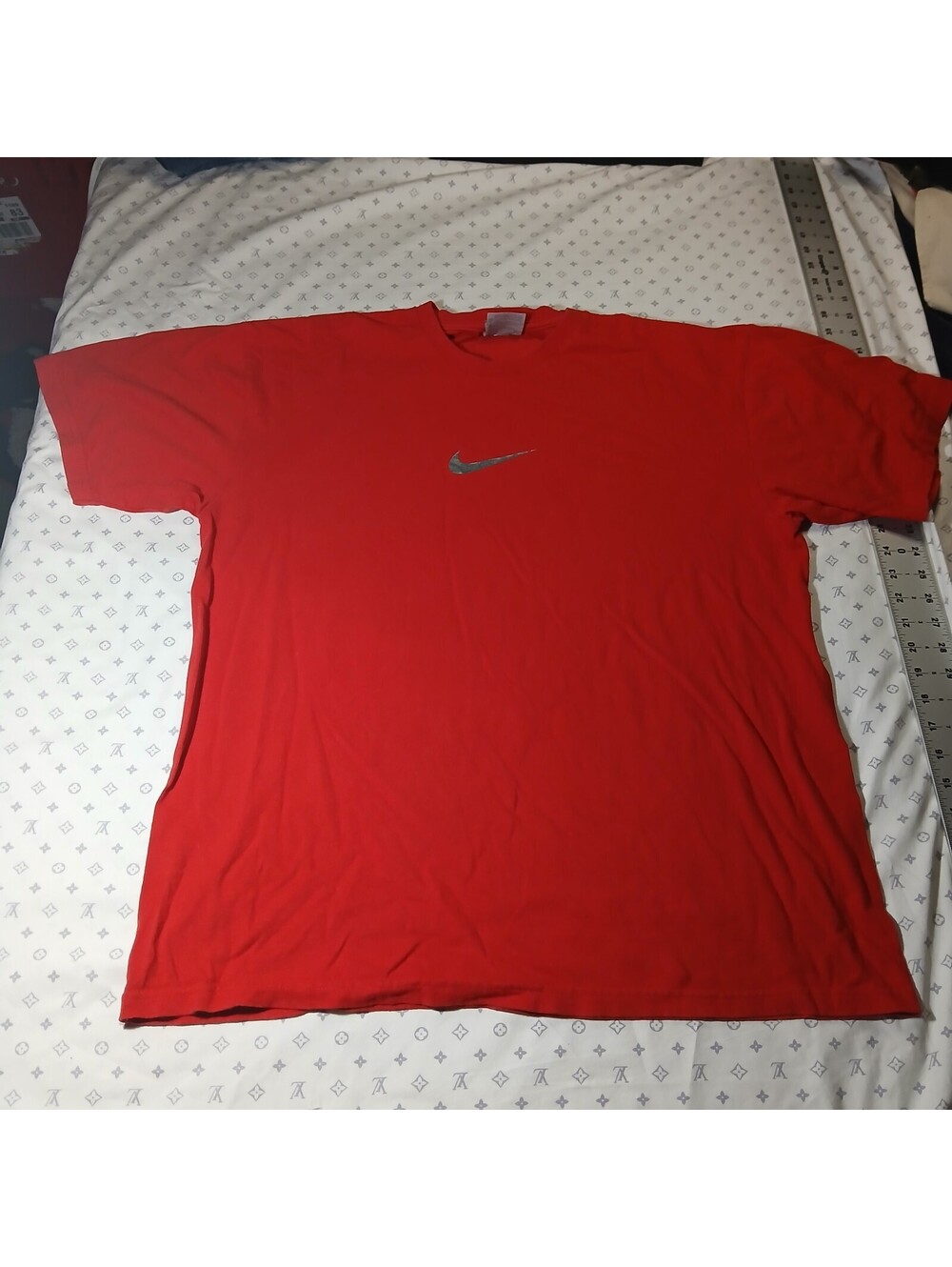 Nike Red Swoosh T Shirt Mens Large Short Sleeve Athletic Casual Streetwear